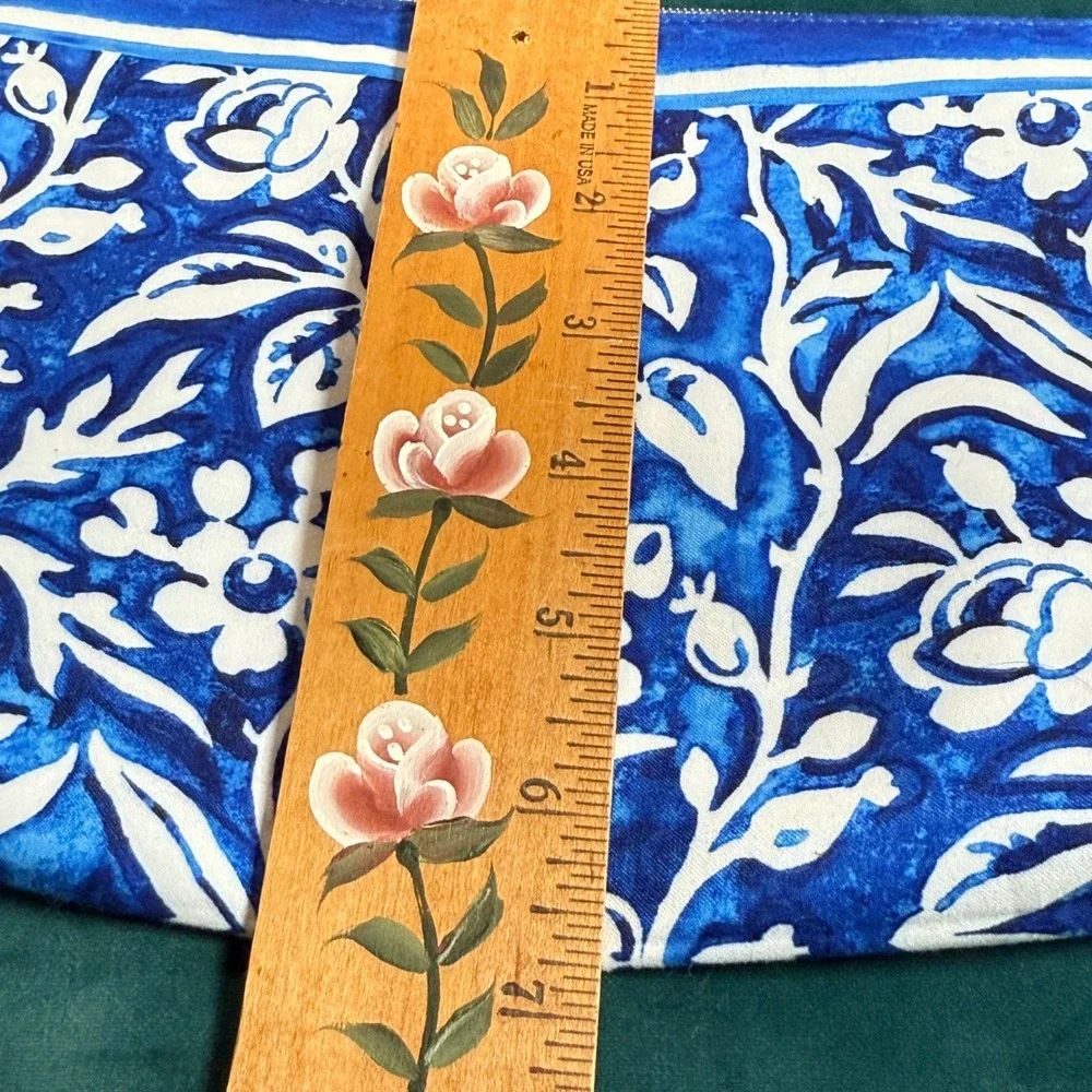 Estee Lauder Blue Floral Print Cosmetic Bag‎ Pouch Zipper Gold Flower Charm